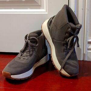 KIZIK Hands Free Suncrest Boots in Cinder Brown sz 9.5